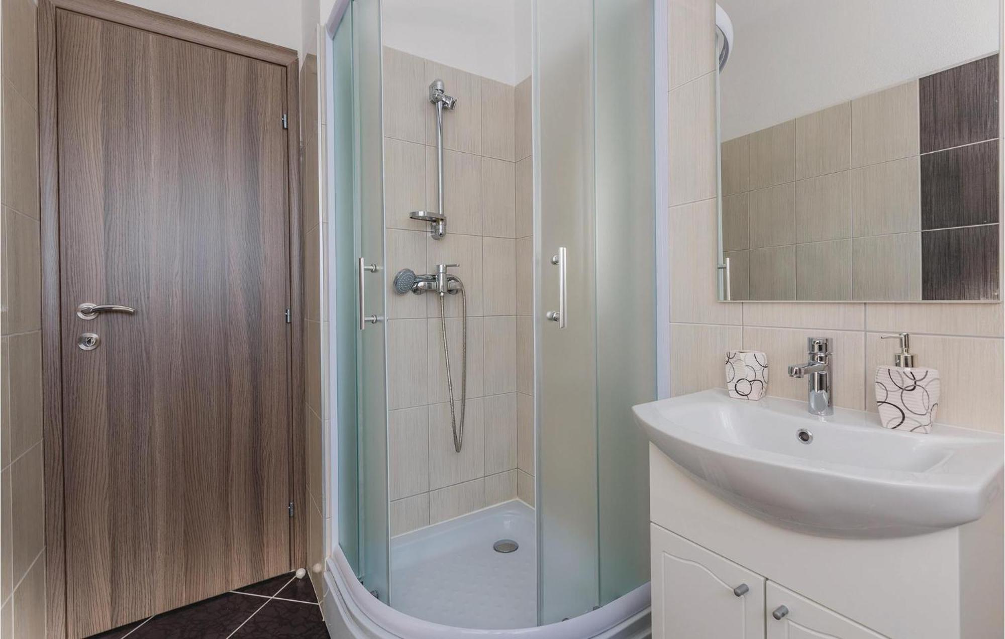 Amazing Apartment In Saldun With Wifi Trogir Kültér fotó